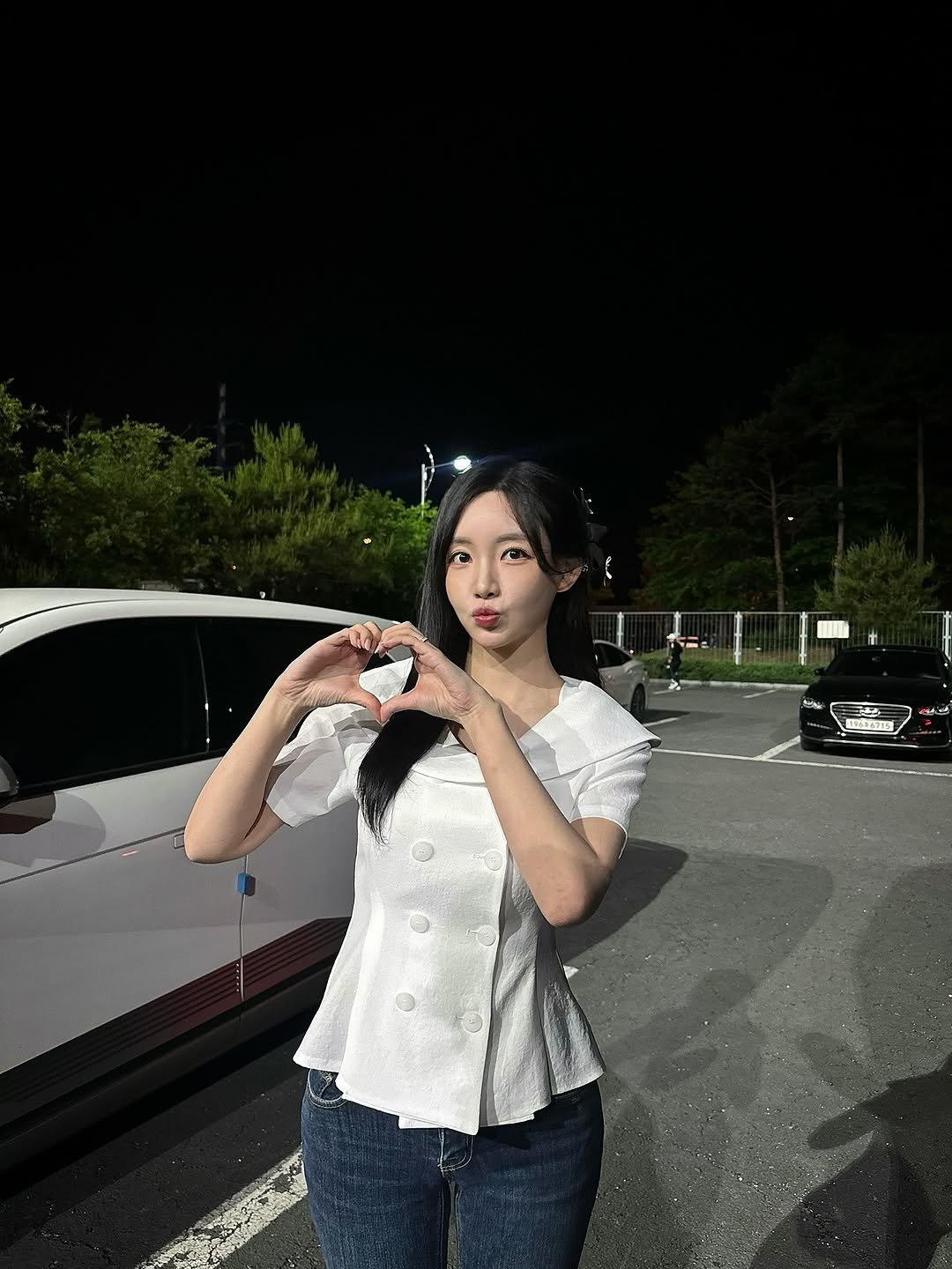 Photo by 민선 (Gwak Min Seon) on May 31, 2025. May be an image of one or more people, hair and top.