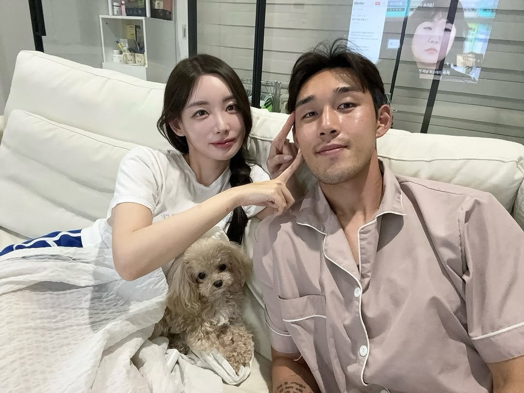 Photo by 민선 (Gwak Min Seon) in Jeonju, Korea with @tvchosuninsta. May be an image of 2 people and sleepwear.