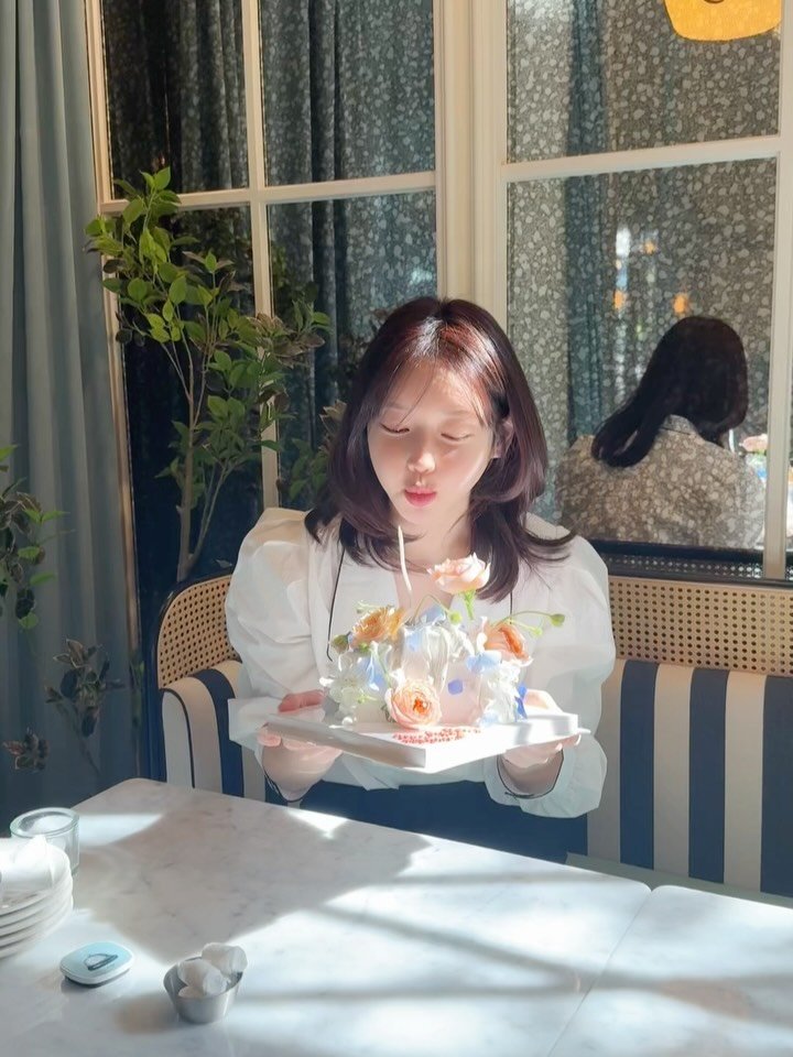 minsshop_jm 게시물 이미지: 👼🏻뽀동이를 위해서 이모들이 준비해준 케이크🌸💕🌷
서울나들이 좋으네