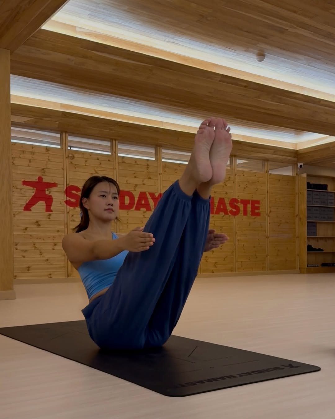 Photo by 요가강사 박하영~ on December 02, 2025. May be an image of yoga, mat and text.