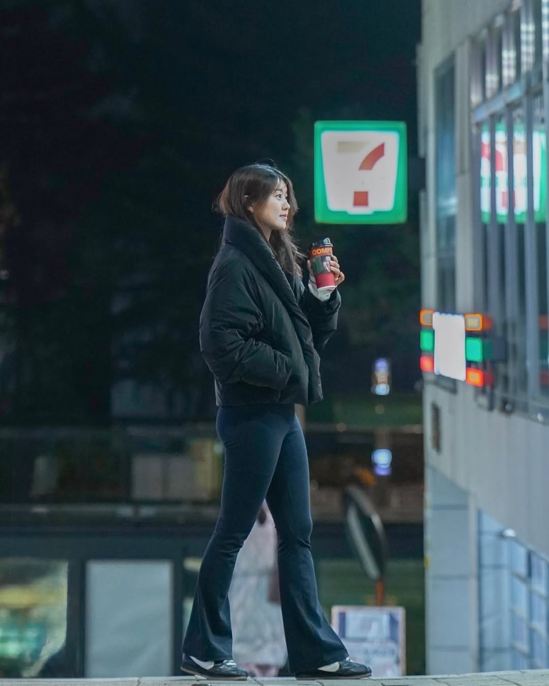 Photo shared by 요가강사 박하영~ on November 30, 2025 tagging @yeoreum_yoga, @yogareum_official, and @_juthd. May be an image of one or more people, people standing, phone, parking meter, duffle coat, portable cassette player, cigarette, parka, street and text.