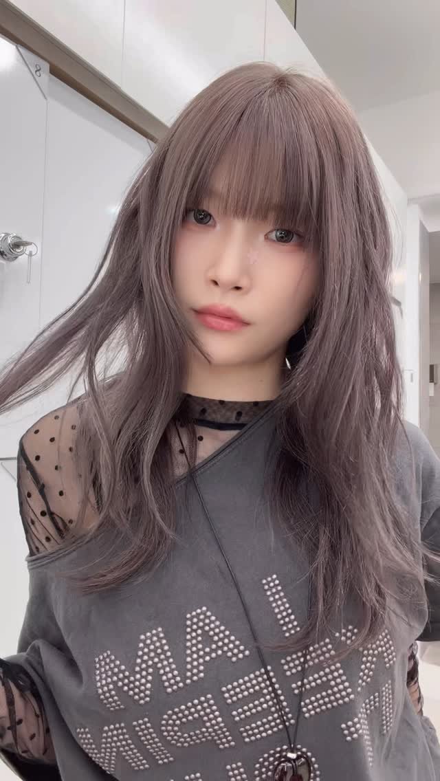 minuit_miyu 게시물 이미지: sliver beige .🩶

이 컬러는 웜 / 쿨 없이 모두가 사랑할 컬러 ♥...