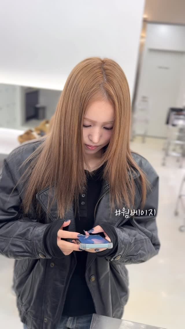 minuit_miyu 게시물 이미지: 웜톤이 좋아하는 무드 .. 🤎
#웜베이지 

두꺼운옷에 컬러 하나로 포인트가 되는...