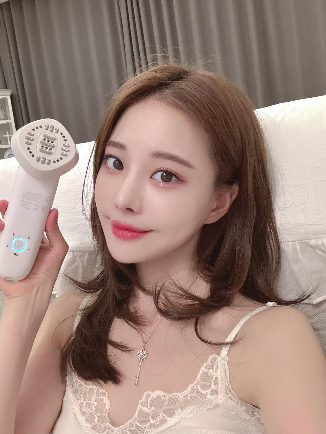 Photo by 김민영🌸아옳이 on September 15, 2025. May be an image of 1 person and text.