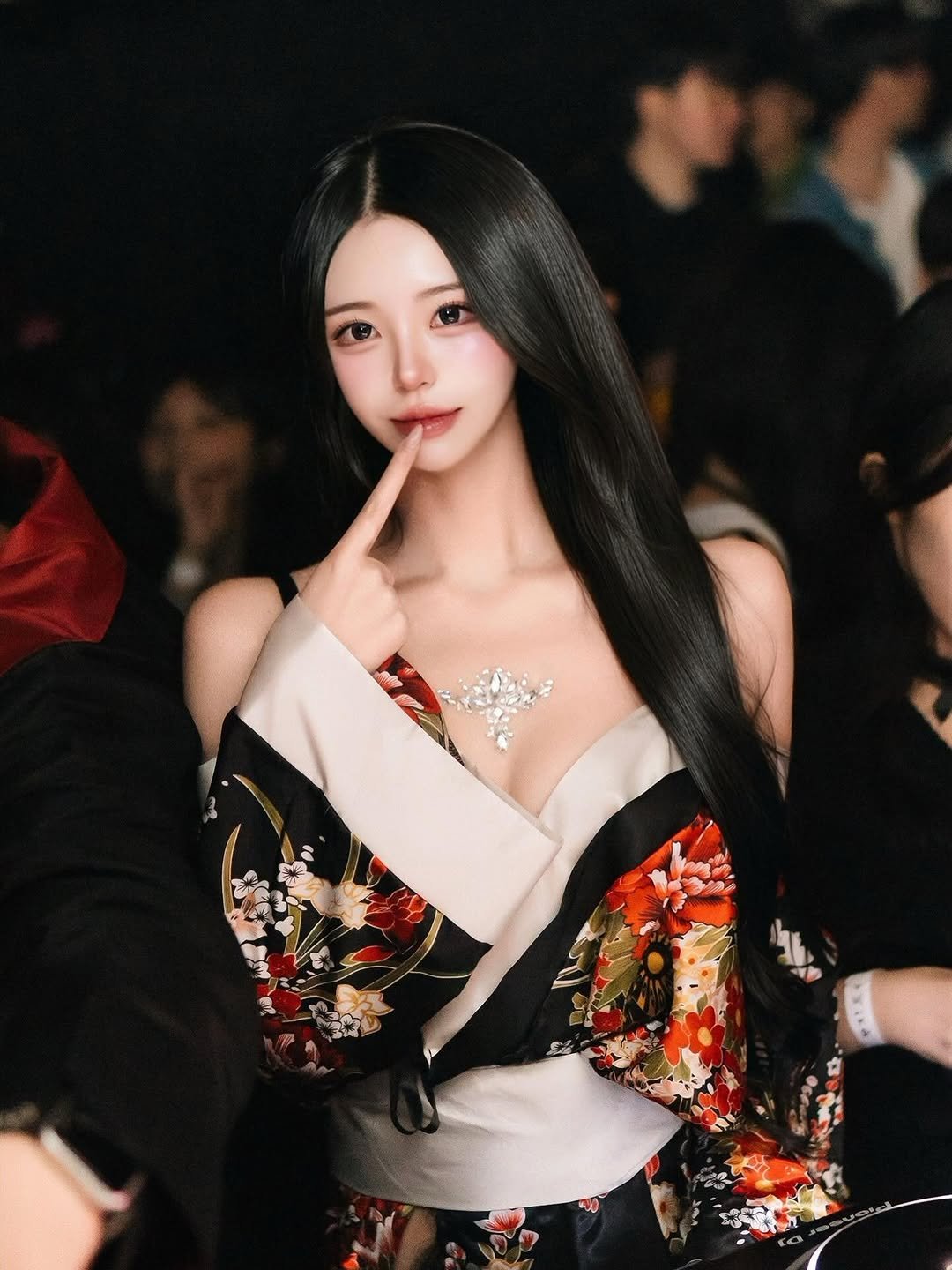 mio_meowo 게시물 이미지: 내 뽀뽀 받을 사람 ~ ? 💋