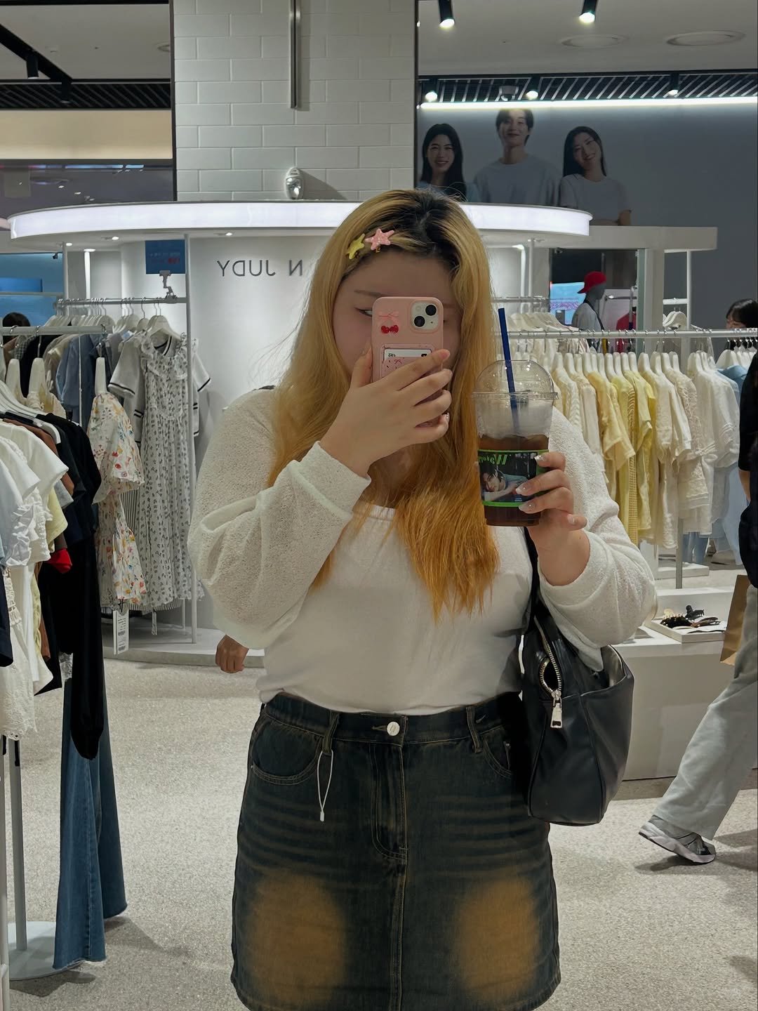 Photo by 미레이☁️🍓 on June 14, 2025.