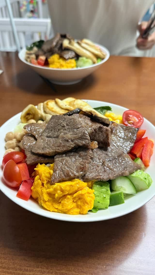 miru_yeoul 게시물 이미지: 엄빠 요즘 건강식 하는데 아부지가 생한우 맛을 보여줘서… 난리 남 ㅋㅋㅋ여울이 엄빠...