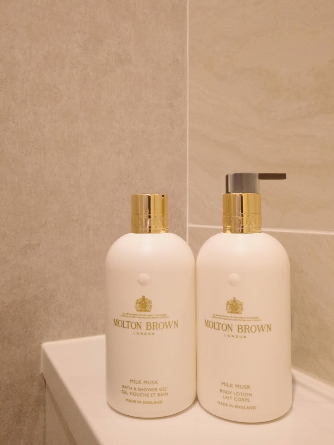 Photo by miru🕊 미루/小咪 on December 30, 2025. May be an image of ‎hair product, sink, fragrance, lotion, hand cream, bar soap and ‎text that says '‎S MOLTON MOLTONBROWN অतजलय BROWN LONDON م MOLTON BROWN ONDON MILK MUSK BATH SHOWER O GEL GELE DOUCHEE BAIN HADE ENGLAND MILK MUSK BODY One OTION CORPS MADEINENGLAND MADE NENGLAND‎'‎‎.