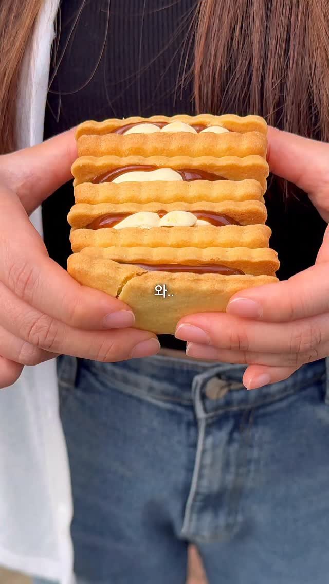 misikmann 게시물 이미지: 일단저장,, 저.. 인간사료를 발견한 거 같아요..
먹어본 버터샌드 중 제일 맛있는...