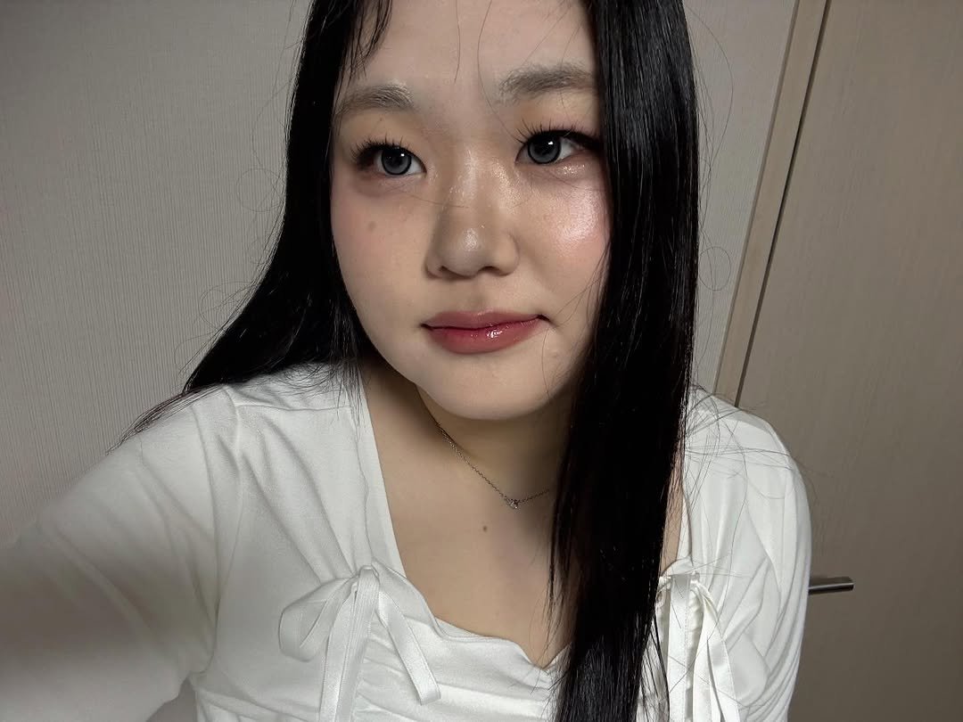 Photo by 미소 miso on February 05, 2026. May be a selfie of one or more people, hair, lipstick, makeup and text.