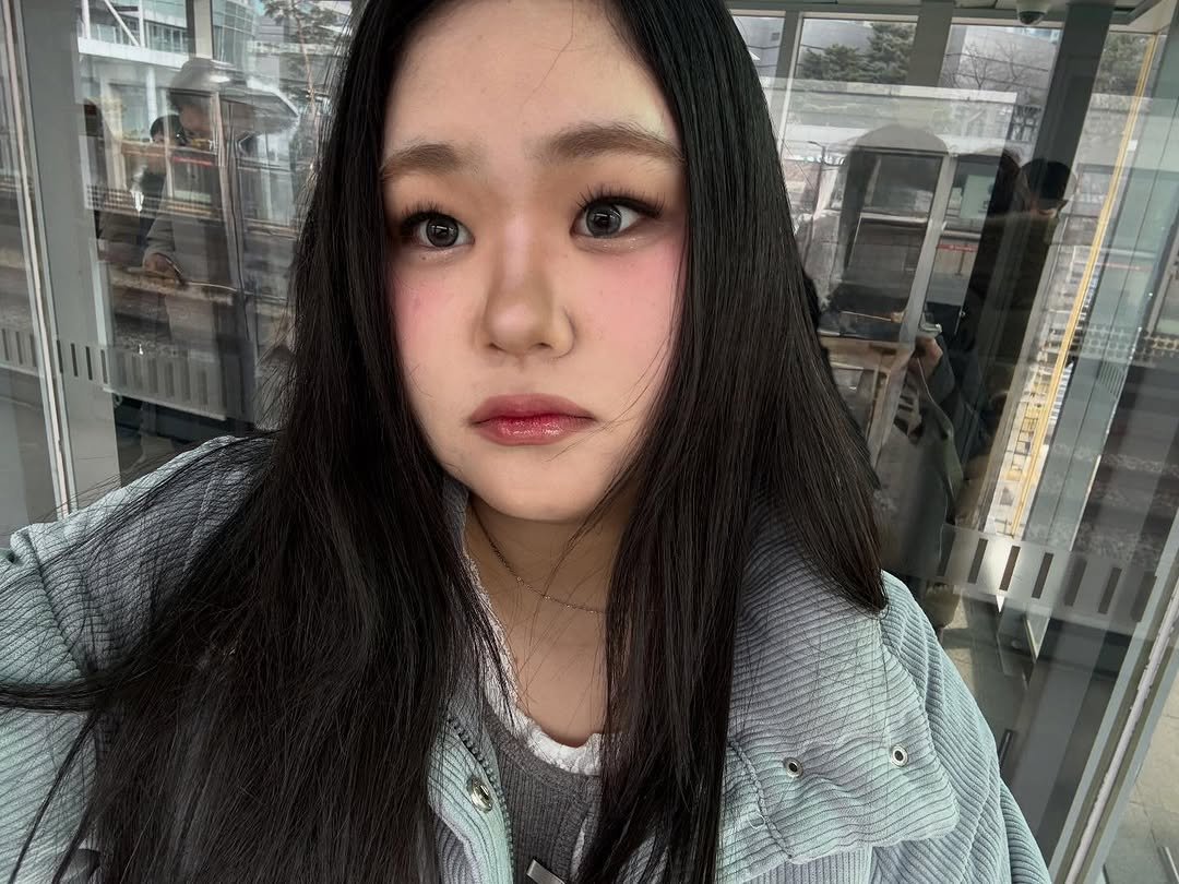 Photo by 미소 miso on March 27, 2026. May be a selfie of one or more people, hair, eyeliner and text.