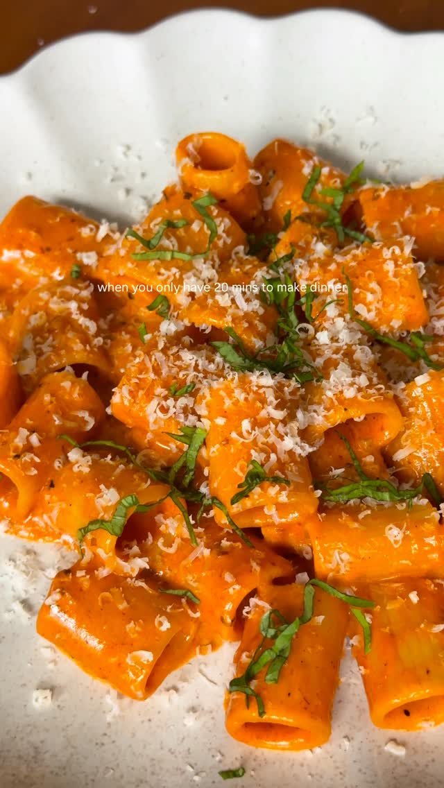 misojenkitchen 게시물 이미지: gochujang vodka pasta!!! 

this has been on my...