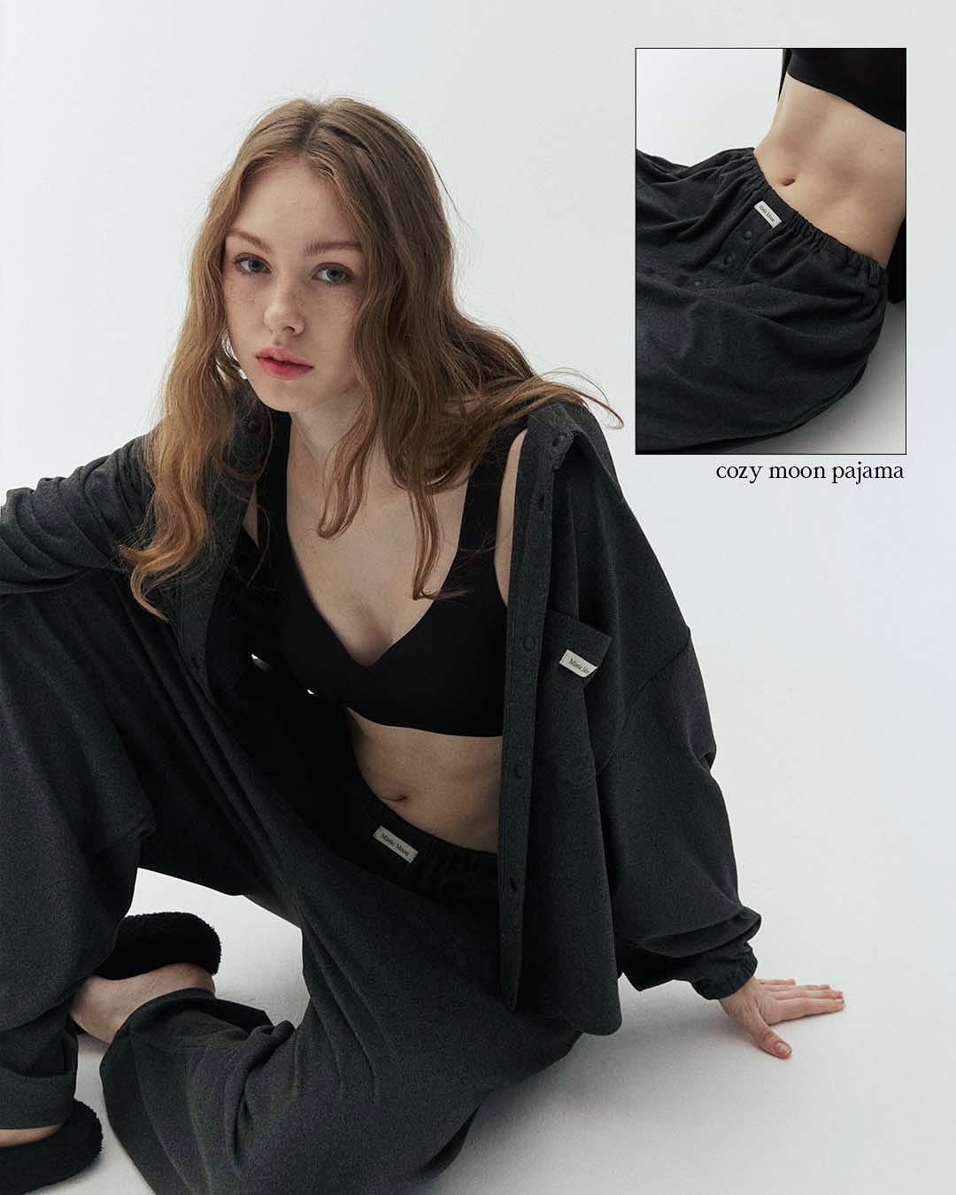 Photo by Mistic Moon (미스틱문) on November 11, 2025. May be an image of activewear, sleepwear, sweatshirt, sweatpants, fleece, sportswear, drawstring, sweatsuit and text that says 'cozymoonpajama cozy moon pajama Ms'.