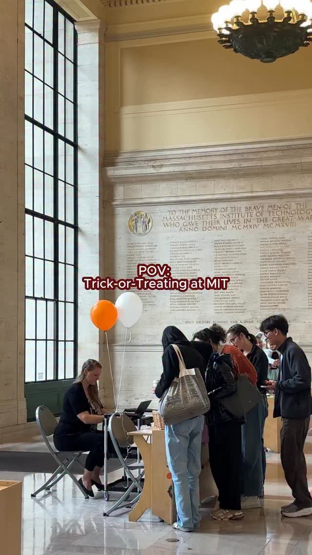 mit 게시물 이미지: Trick-or-treating MIT-style in the Infinite...