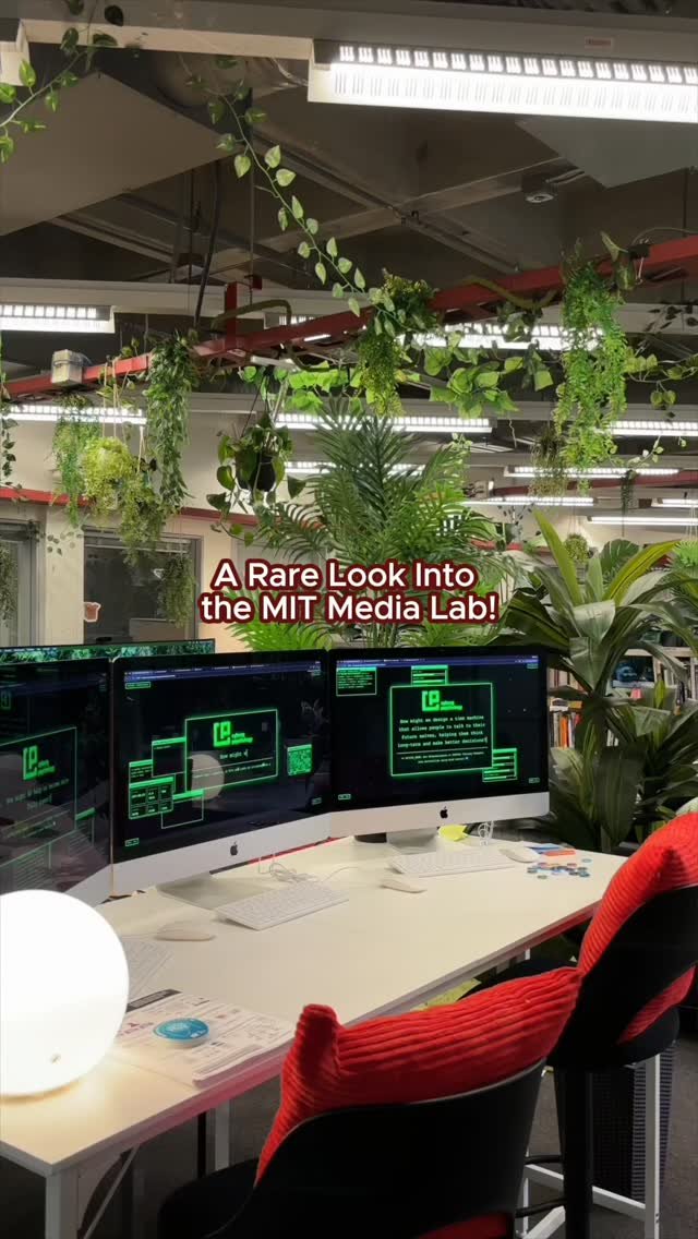 mit 게시물 이미지: A 30 second look inside the MIT Media...
