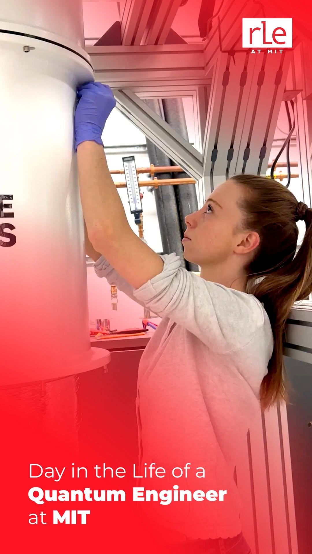 mit 게시물 이미지: Ever wondered what a quantum engineer actually...