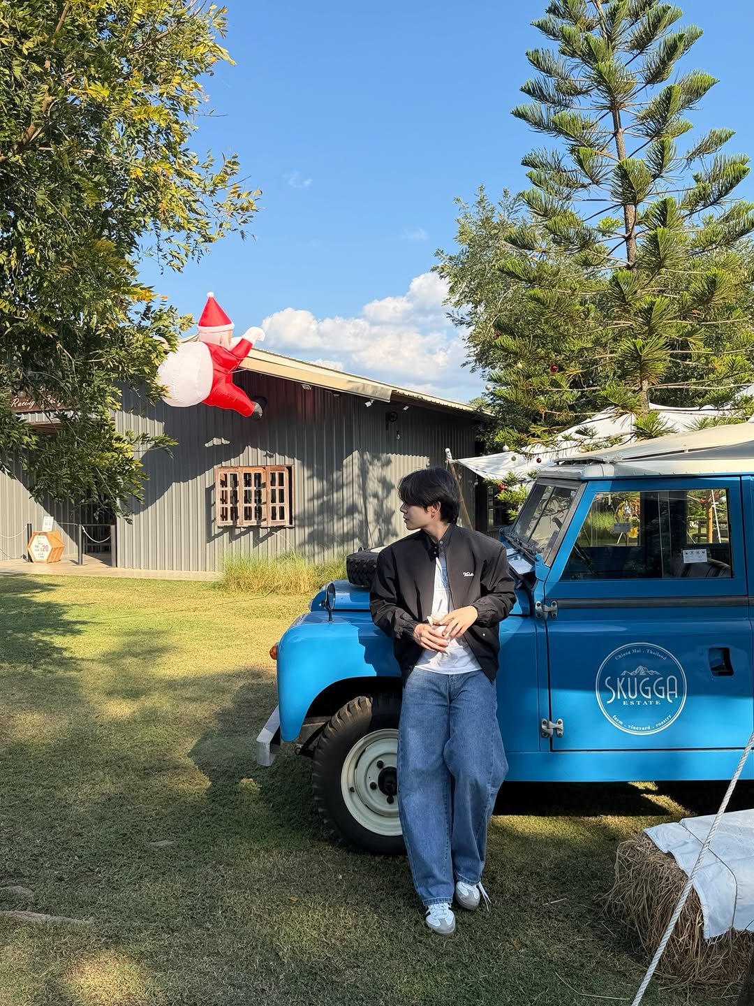 Photo by Mixxiw on December 27, 2025. May be an image of jeep, outdoors and text.