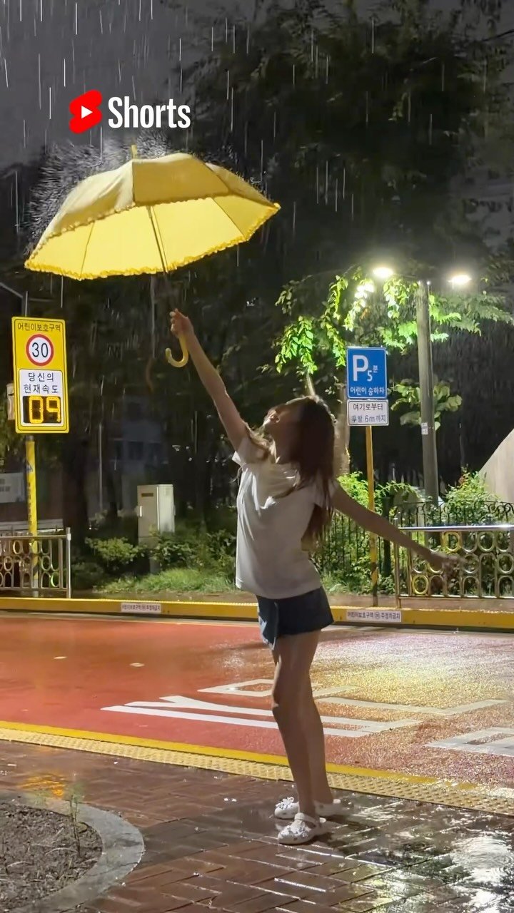miyayeah 게시물 이미지: YouTube에~서 누가 Shorts 찍~게
열심히 살자 비 맞으면서 Shorts...