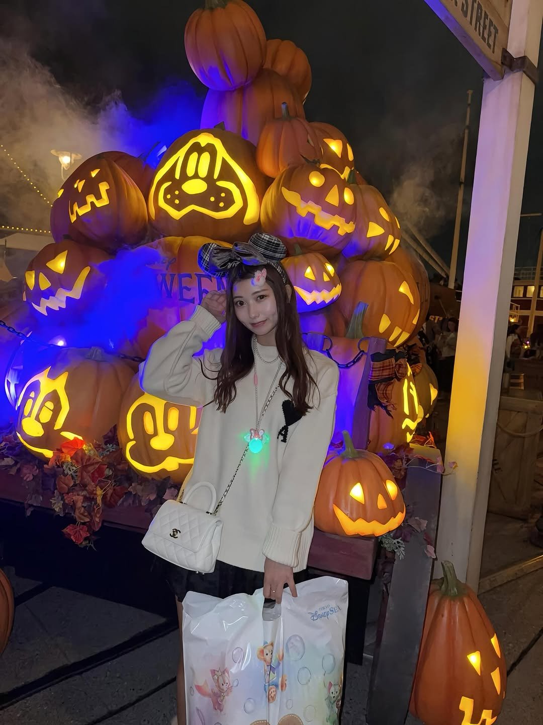 Photo by 逢沢みゆ（本物） on October 20, 2025. May be an image of costume, scarecrow, pumpkin and text.