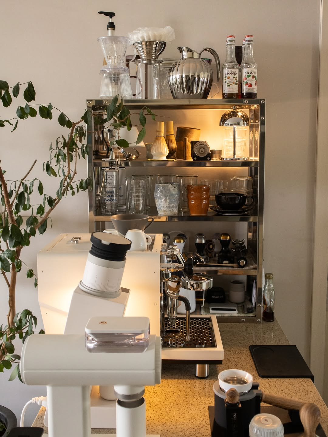 mm_fave 게시물 이미지: 느긋하게 즐기는 집커피 타임!☕️
Enjoying a cozy cup of...