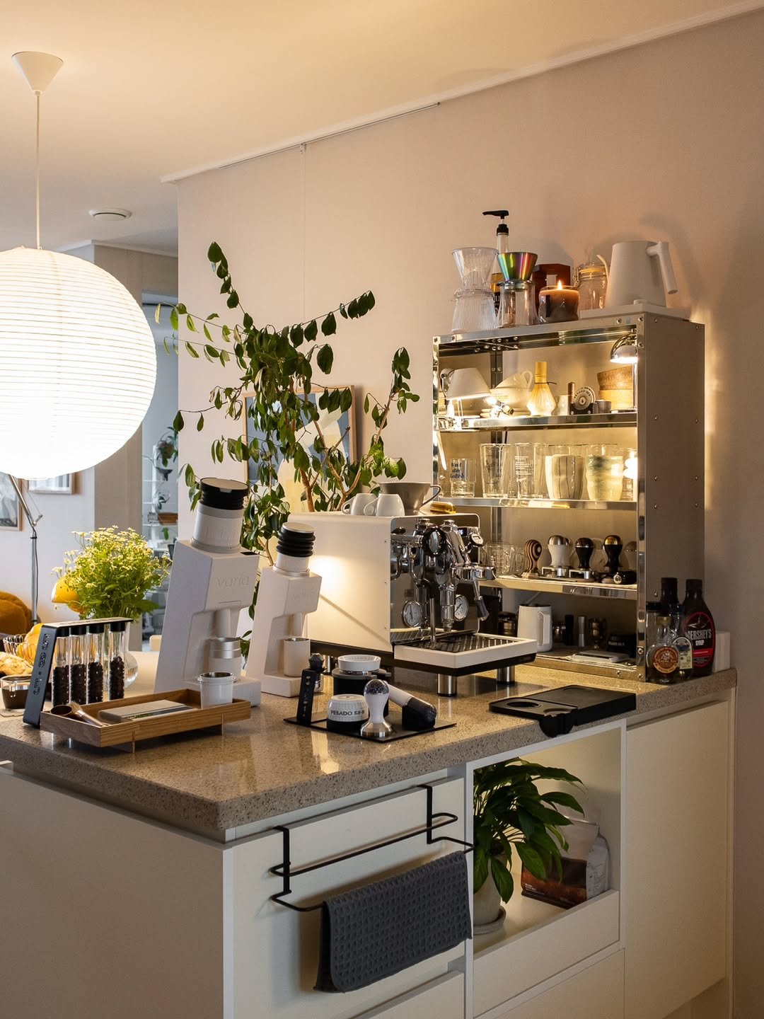 Photo shared by Megan | 메건's home on November 06, 2025 tagging @nordicnest.kr. May be an image of kitchen island, sink, kitchenware, kitchen table, kitchen appliance, rack, countertop, indoors, kitchen and text.