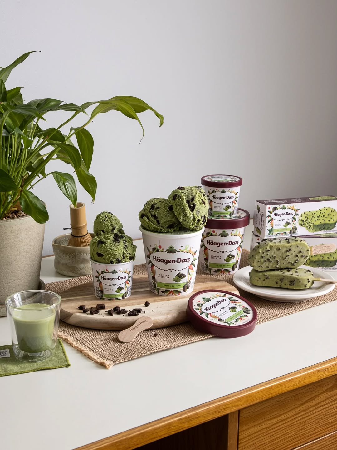 Photo shared by Megan | 메건's home on September 22, 2025 tagging @haagendazskorea. May be an image of napkin ring, canister, kitchenware, flower pot, placemat and text.