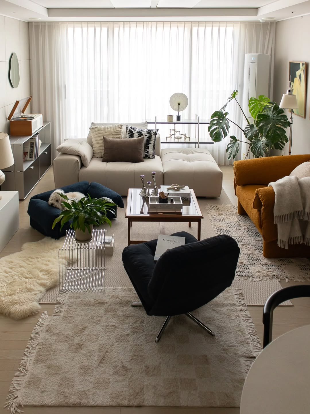 Photo shared by Megan | 메건's home on December 30, 2025 tagging @nordicnest.kr, @essasofa, and @talo.ryyppy. May be an image of sofa, armchair, living room, indoors and text.