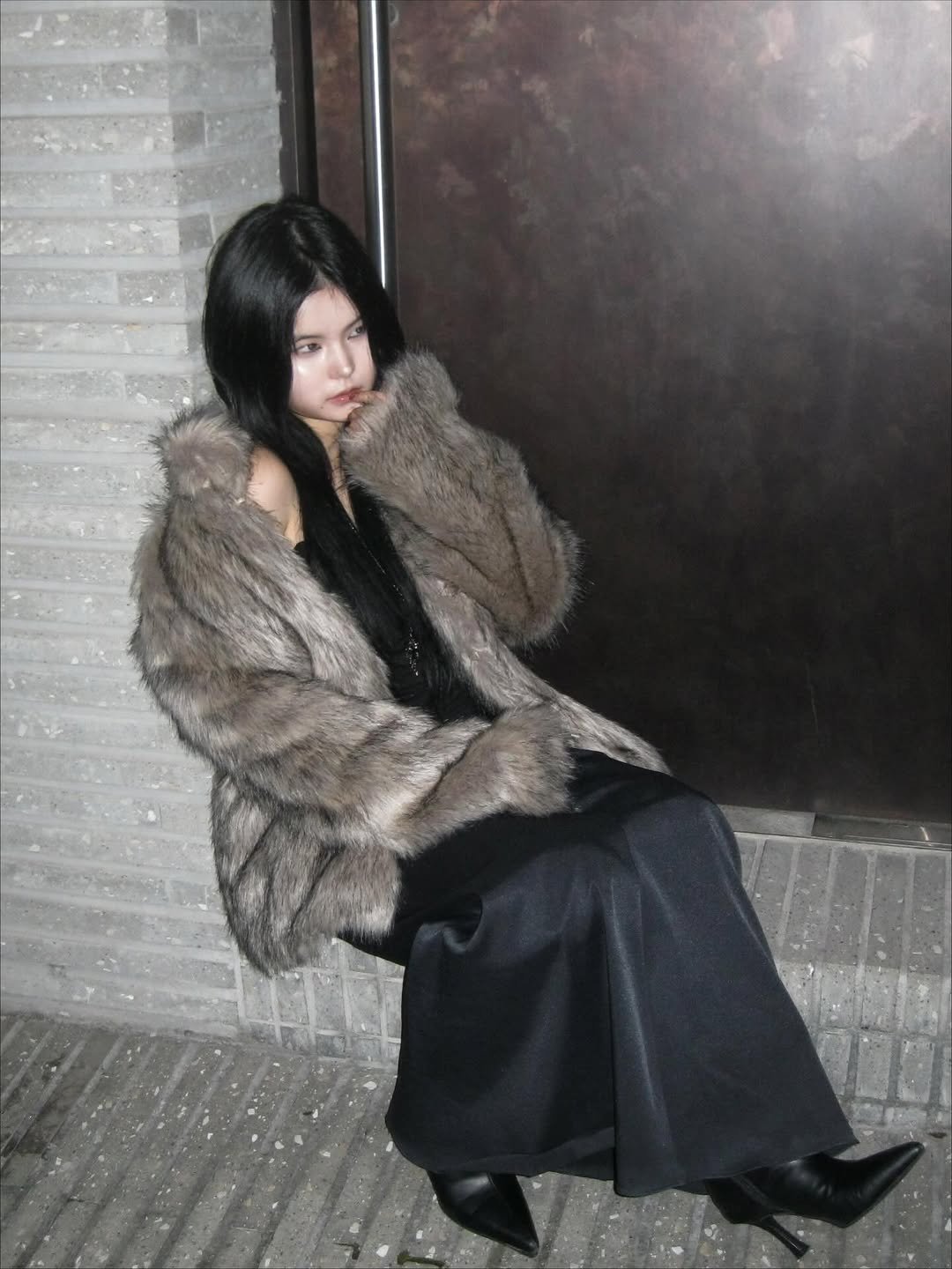 Photo by Hyebin Kim on November 22, 2025. May be an image of sable coat, goosedown coat, overcoat, duffle coat, parka and text.