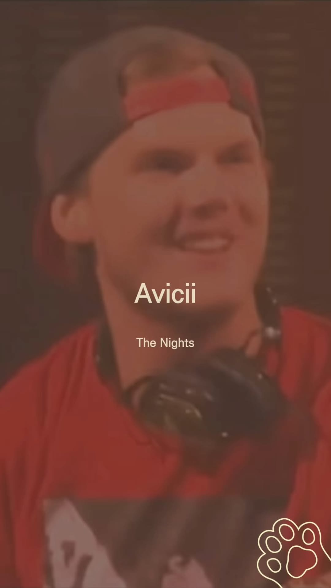 mo.mo_music 게시물 이미지: 모두를 깨우고 홀로 잠든 아비치, 그의 최고의 명곡 ..

- 더 많은 감성적인...