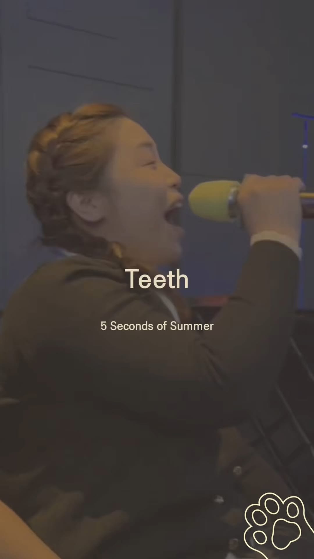 mo.mo_music 게시물 이미지: 와 진짜 이 언니 라이브 실력 쥑인다 .. 🔥

- 더 많은 감성적인 노래 추천은...