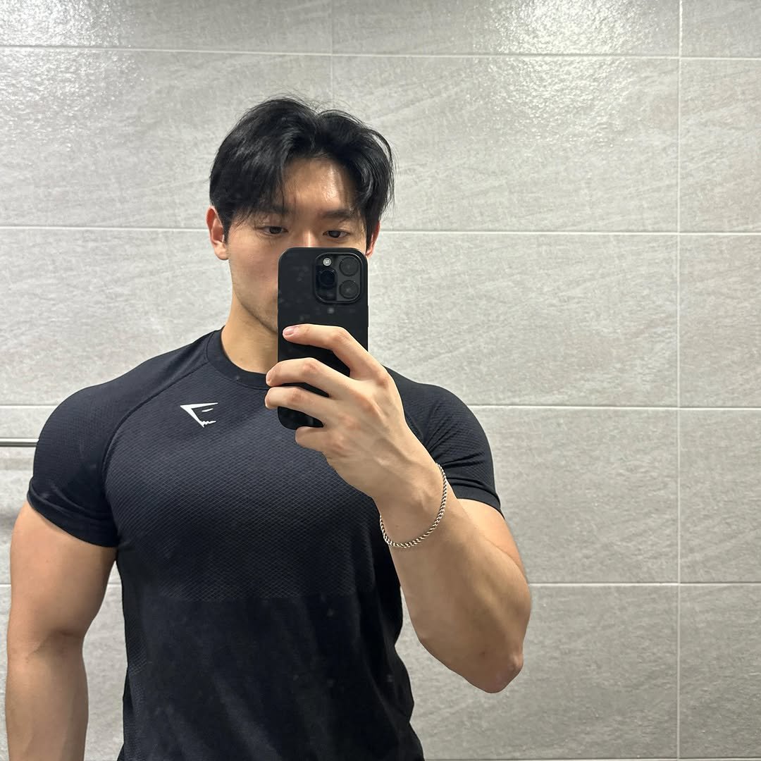 mo_on_tivation 게시물 이미지: 이번 여름 가장 많이 보일 반팔
짐샤크 바이탈 심리스 슬림핏🦈

오늘까지 15%...