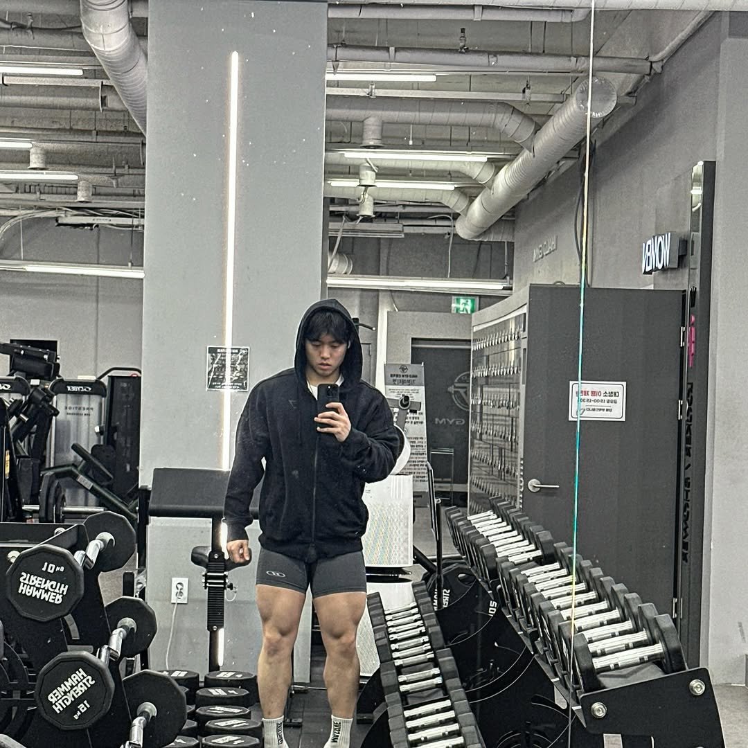mo_on_tivation 게시물 이미지: 붓기 빼기엔 모닝핫체가 젤 좋음

짐샤크 후드집업 
구매는@gymspire.kr 🦈💙