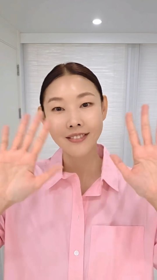 modelhanhyejin 게시물 이미지: 여러분 날씨가 많이 추워졌어요~ 지금 처럼 춥고 건조한 날씨에는 홈케어에 더욱...