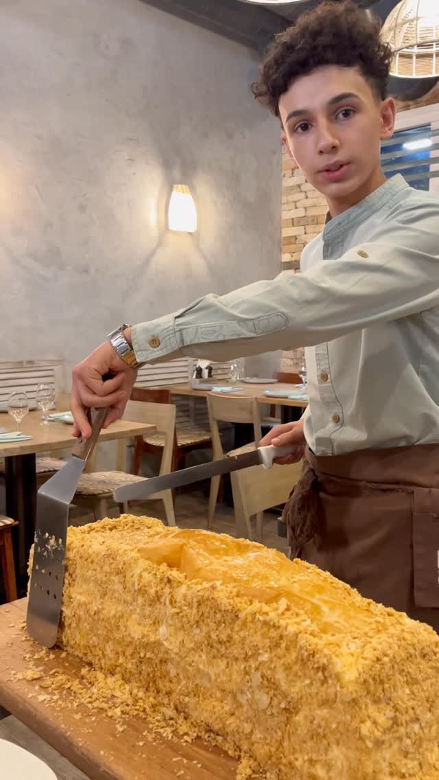 mogu2_food 게시물 이미지: Napoleon cake 🇦🇲 超巨大ナポレオンケーキ
Special...