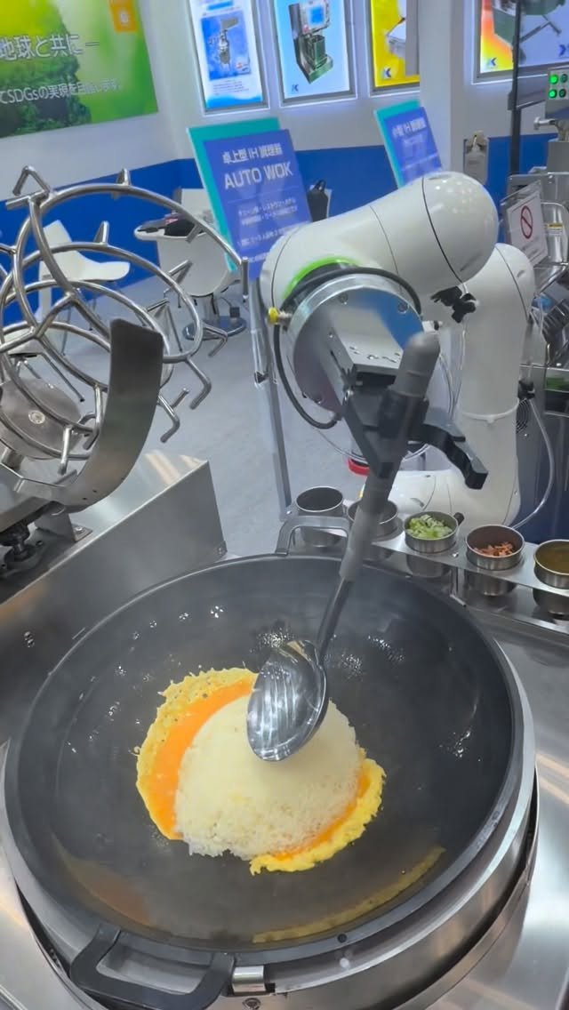 mogu2_food 게시물 이미지: 2026 New Fried rice robot 最新炒飯ロボット 2026...