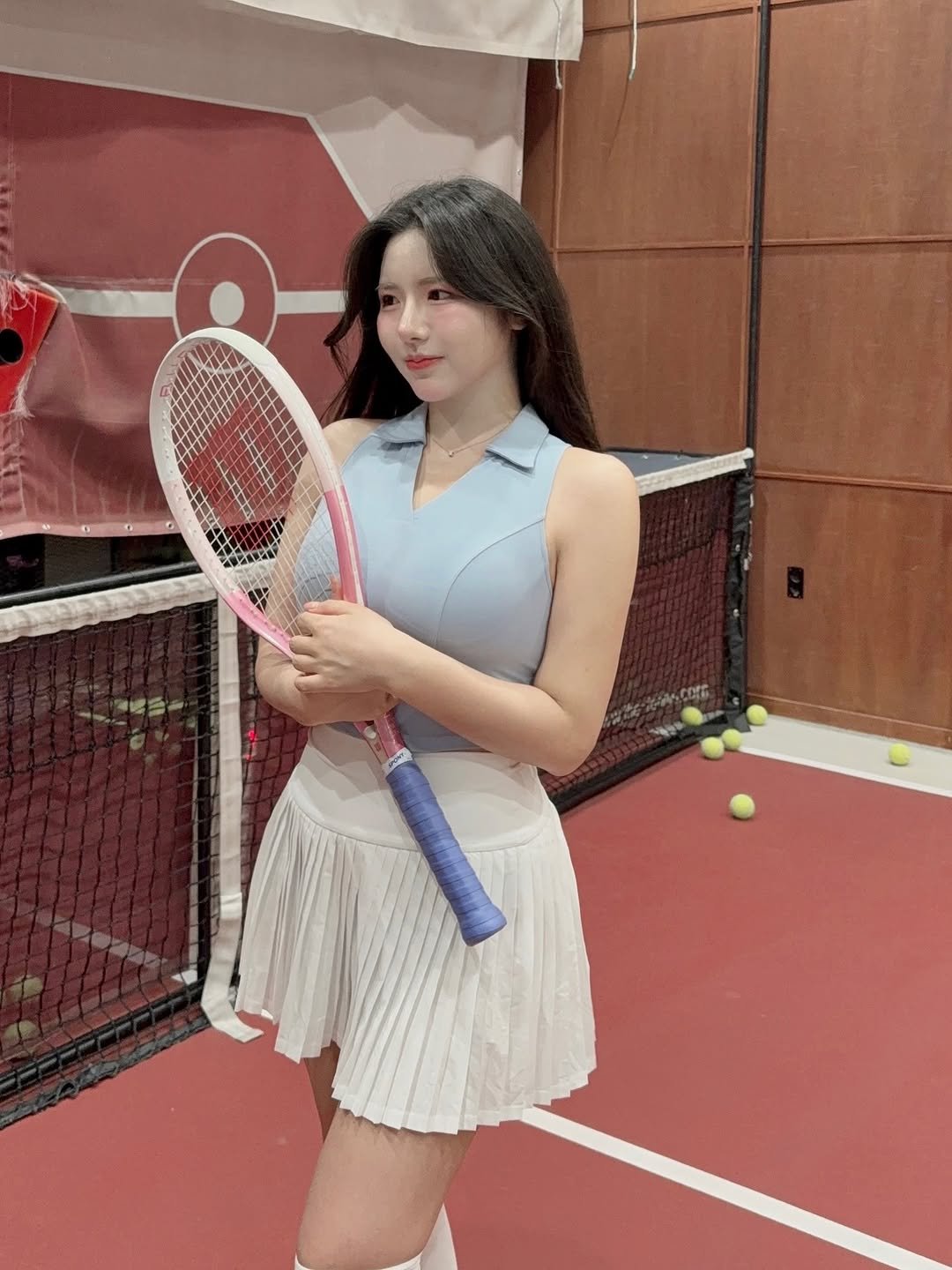Photo by 모구모구🍑 on August 25, 2025. May be an image of 1 person, playing tennis, racket, sports equipment and text.