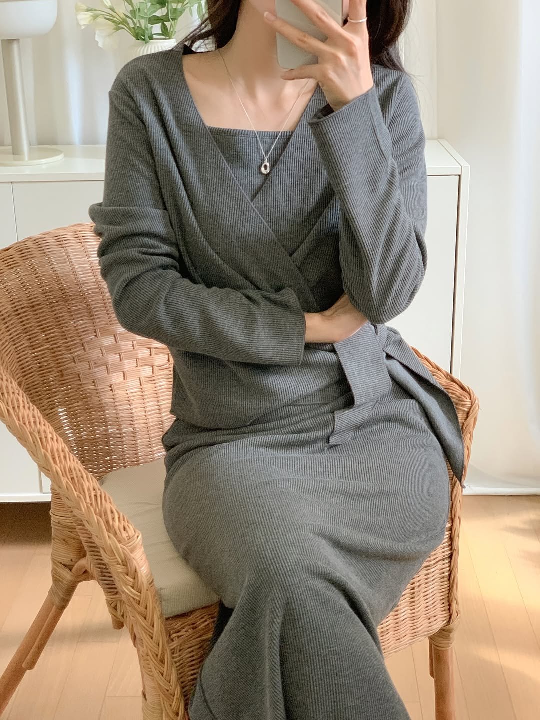 Photo by 모아벨르 | 여니 on September 15, 2025. May be an image of 1 person, turtleneck, dress and text.