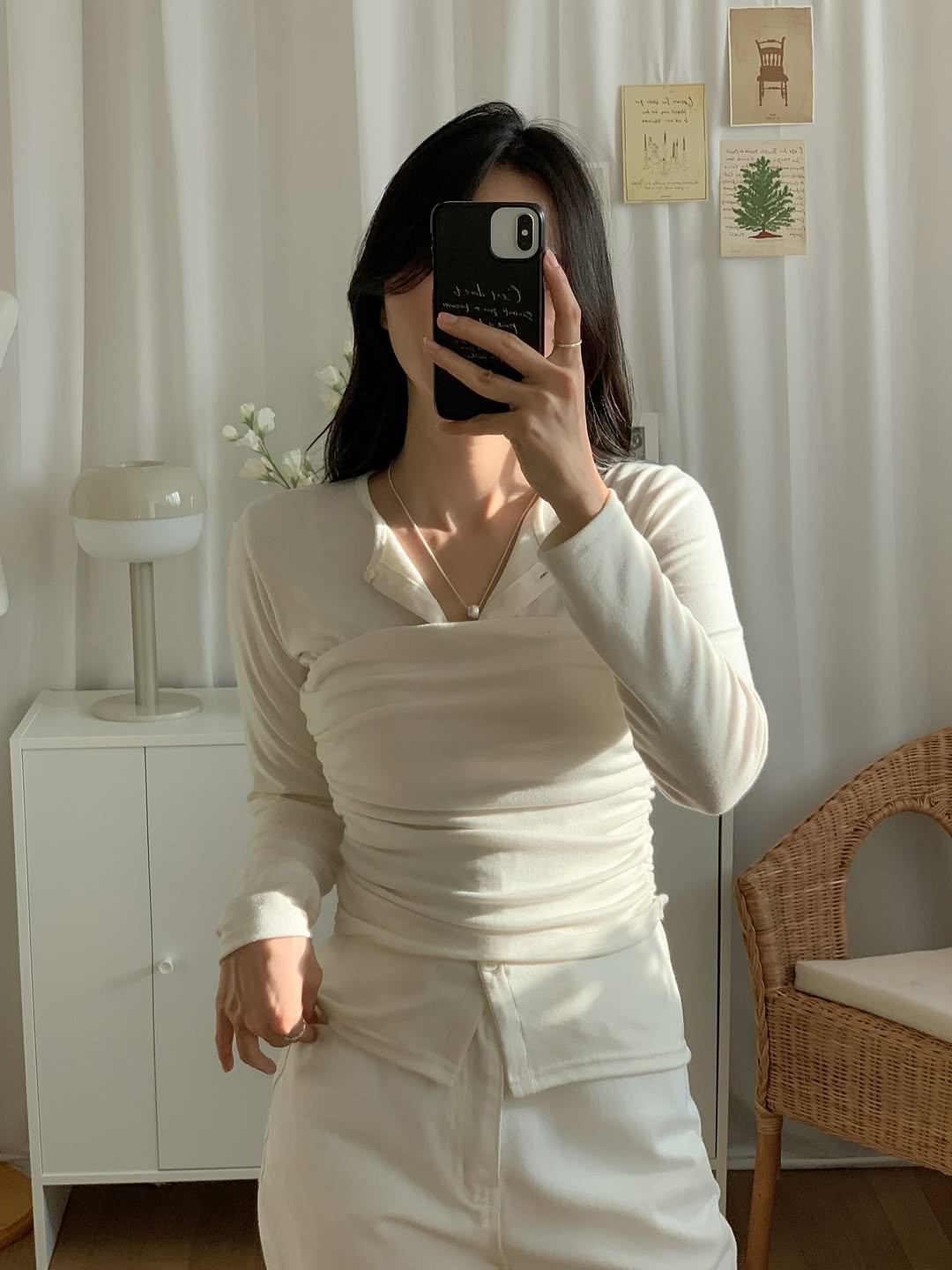Photo by 모아벨르 | 여니 on September 21, 2025. May be an image of 1 person, top, turtleneck, miniskirt, dress and text.