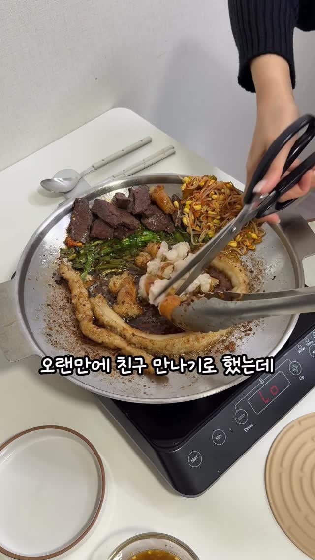 molli_chuu 게시물 이미지: 얼마전에 가족들이랑 외식했는데...
파스타랑 스테이크 세트 먹고 16만원 나온거...