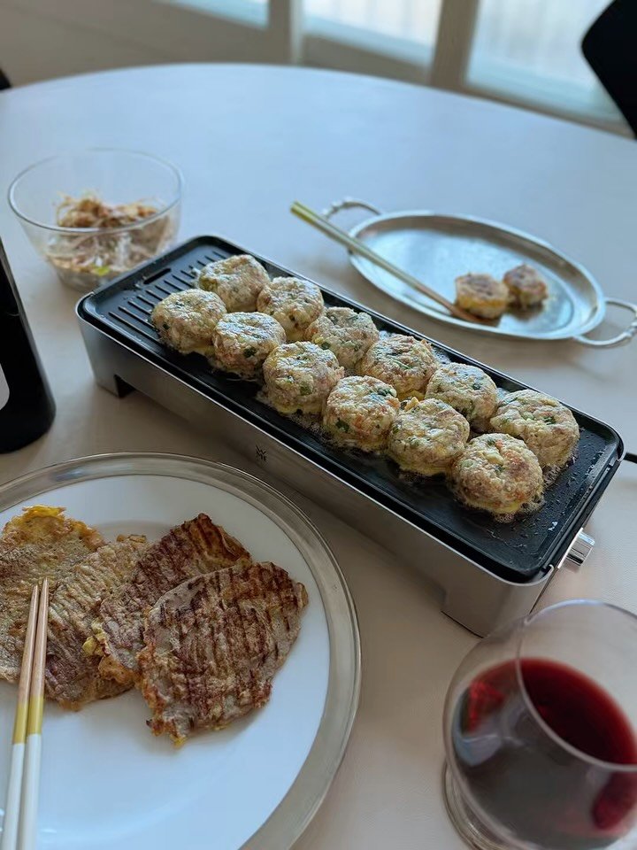 mom_e_gayo 게시물 이미지: 바로 구워 파채 싸먹는 육전🙌
육전,동땡 맛있게 즐기세요. 식탁위에서
퐁당퐁당해가며...