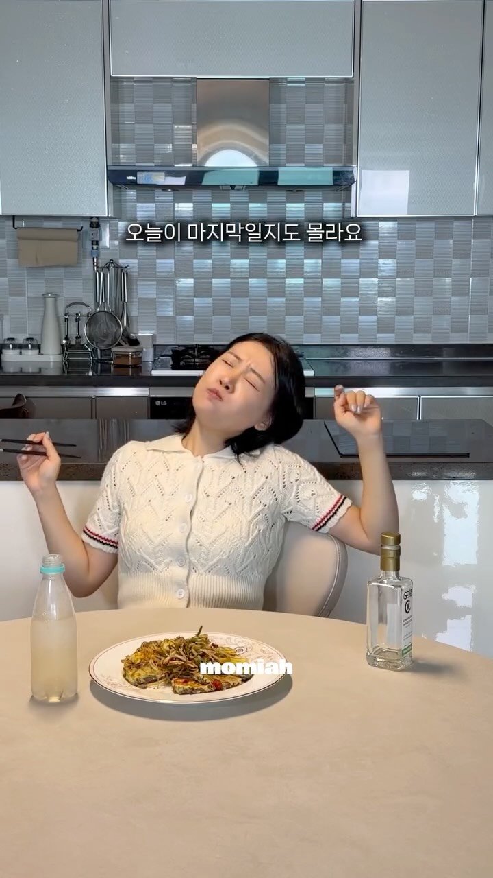 momiah__ 게시물 이미지: 국물 자작한 불고기도 맛있지만
겉면에 찌개지듯이 바싹 구웟는데 
젓가락으로 가르면...