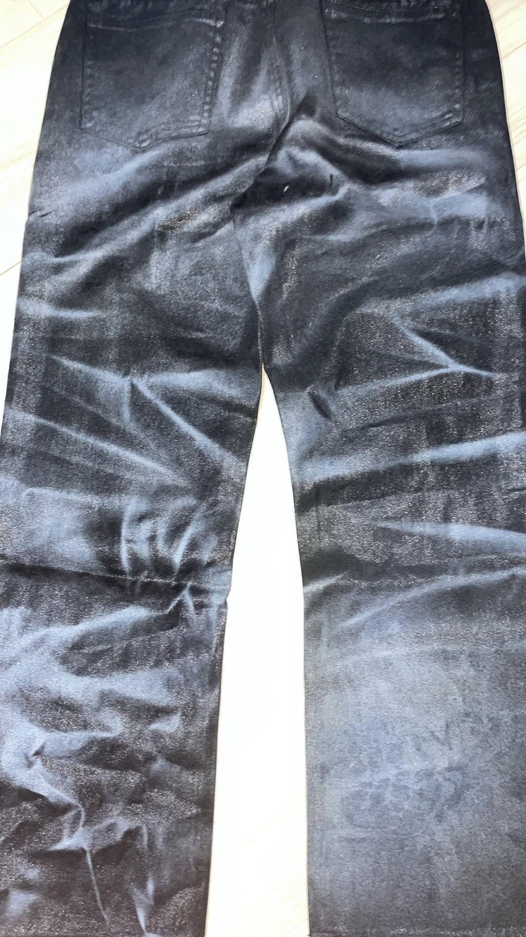 mommanwa 게시물 이미지: DIY WASHING PANTS
#diyfashion #diy #graffiti...