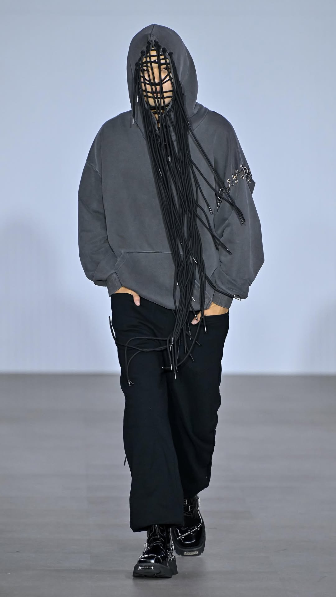 mommanwa 게시물 이미지: DIY FENCING HOODIE 🤺
#diy #diyfashion #fencing...