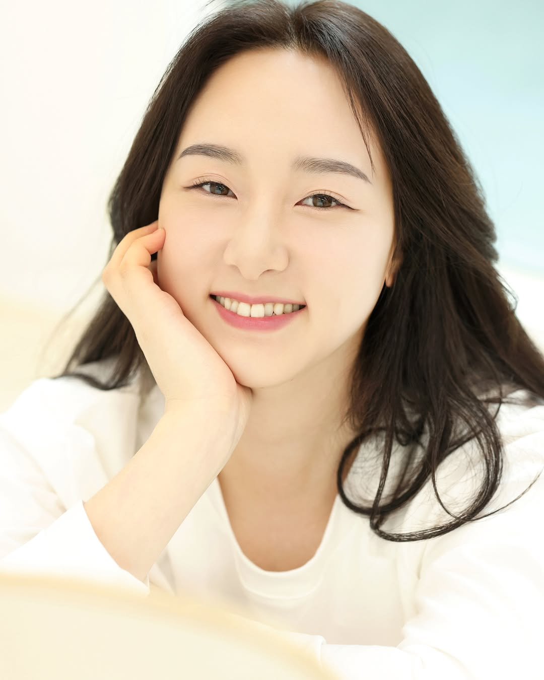 Photo shared by 이상한 나라의 모모 on October 20, 2024 tagging @themel_studio, @blessing_gongbang, and @rosaway_.