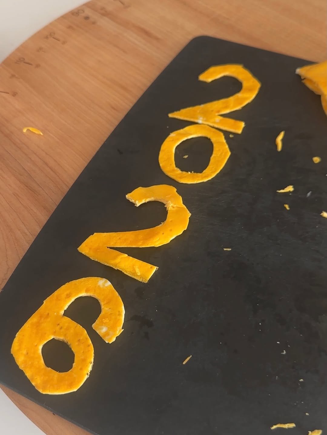 Photo by 모모키친 on December 31, 2025. May be an image of chocolate cake and text that says 'ጋላህ ਨੇ ጮ'.