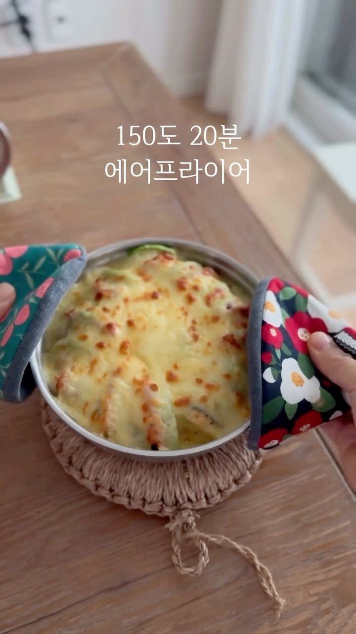 moms.table_ 게시물 이미지: 조금은 풀린듯한 더위지만서도 …
여전히 더운 나날속
밥하기는 싫고 …...