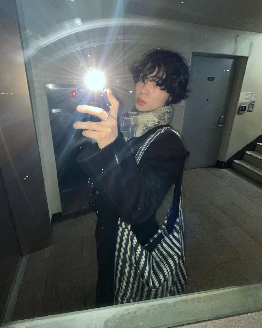 Photo by 민 서 on February 16, 2026. May be a selfie of mirror and text.