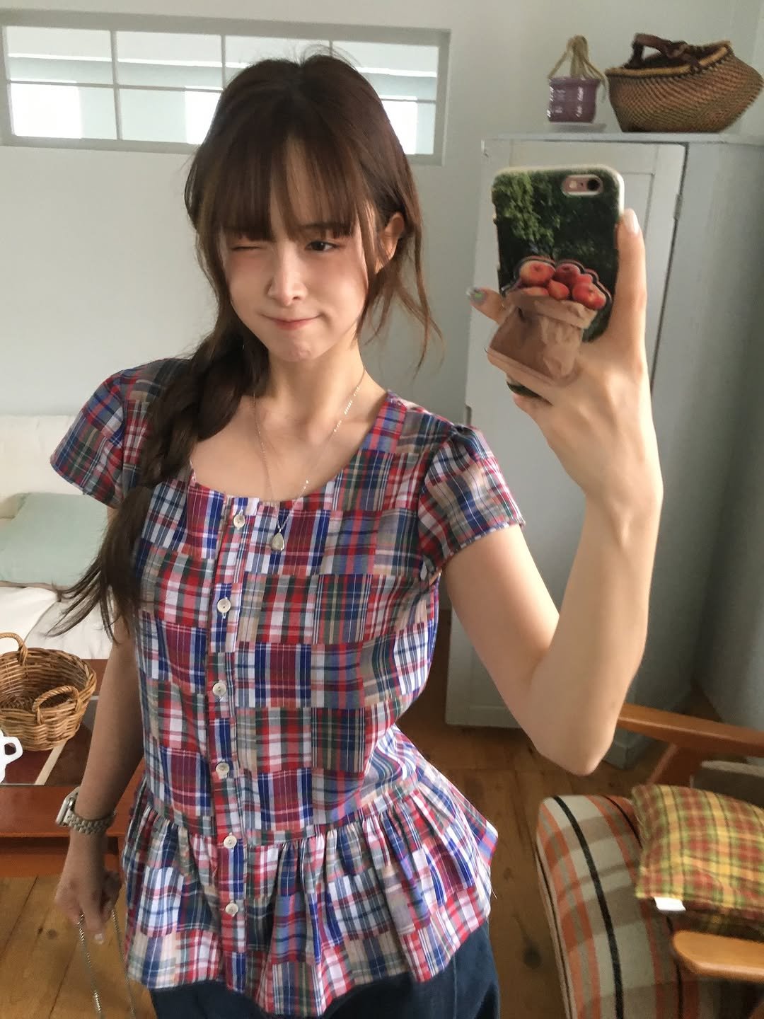 Photo by 무디배디 | 윤달 on July 10, 2025. May be an image of 1 person, overskirt, top and text.