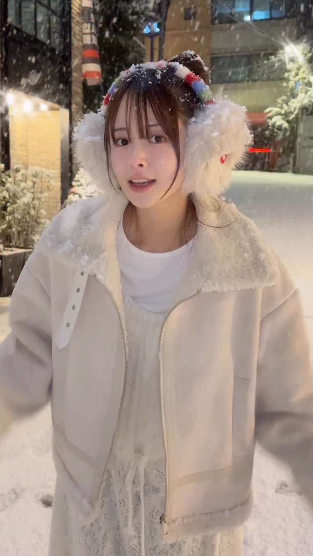 moody.baddie_ 게시물 이미지: 첫눈이야 꺄아—♡‧₊˚ 🌨️
@ : 칭구야 나랑 이거 같이 찍쟈 🫶🏻
첫눈 챌린지...