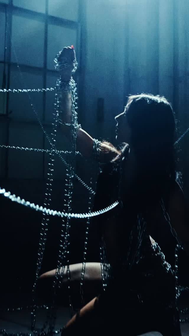 moodydarkroom 게시물 이미지: ⛓️